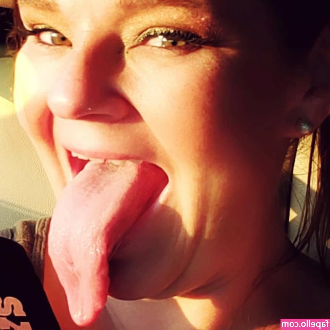 Long Tongue Fetish [ long-tongue-fetish ] - Latex sound so sexy 🥵