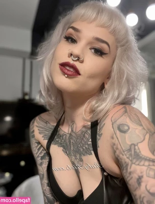 Long Tongue Fetish [ long-tongue-fetish ] - Feeling myself today sooo Why don't you put the tip in and see how it