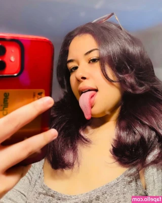 Long Tongue Fetish [ long-tongue-fetish ] - What happens next    It s summery some days and I can feel the sun