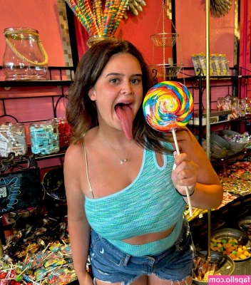 Long Tongue Fetish [ long-tongue-fetish ] - Help me take these off?
