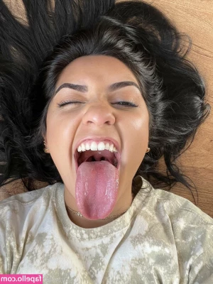 Long Tongue Fetish [ long-tongue-fetish ] - Miss Santa has arrived