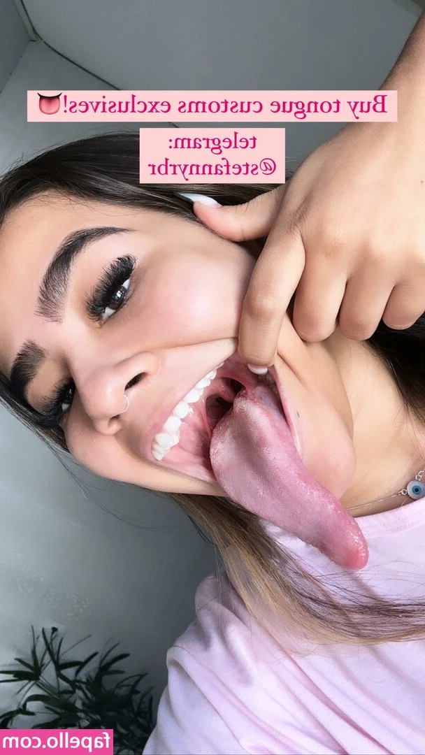 Long Tongue Fetish [ long-tongue-fetish ] - Poll time   Do you like only feet content   Or other content as well 