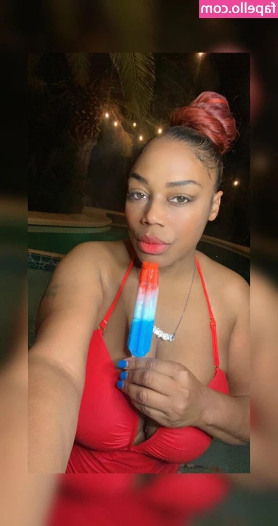 Long Tongue Fetish [ long-tongue-fetish ] - Hmu to see how I finished up the night