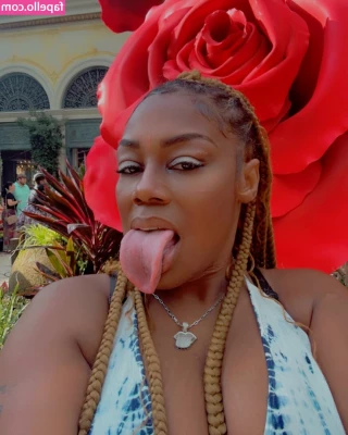 Long Tongue Fetish [ long-tongue-fetish ] - Join the fun  and CUM like and comment   I always respond  DM me as