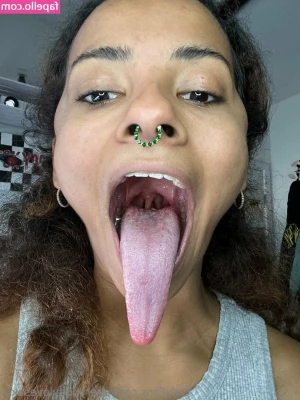 Long Tongue Fetish [ long-tongue-fetish ] - This was me at my absolute heaviest. 282 pounds and 7 years ago. At