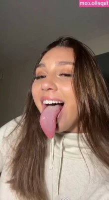 Long Tongue Fetish [ long-tongue-fetish ] - @naugthymicaHI LOVE! Im new at OF💕✨💦free subscription💦sext