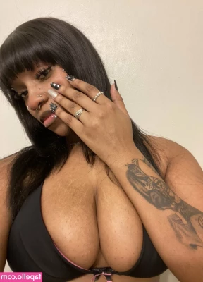 Raeleightorrez1