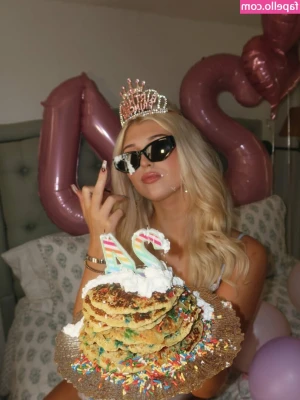 Loren Gray [ loren-gray-1 ] - I wish I could start every morning with a cup of tea & someone