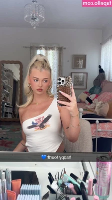 Loren Gray [ loren-gray-1 ] - Good morning 🌤🌿💦 Got all wet and took some photos...I’ll