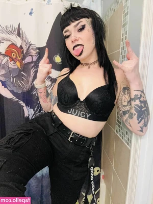 TheHoekage - Hi there😋😍 feeling playful today, wanna join me?😋😋 check