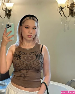 QuarterJade [ quarterjade-1 ] - I love having big natural tits