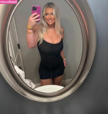 Jillian - Spank me