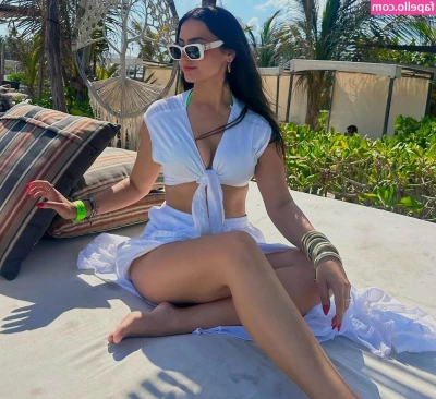 Bárbara Núñez [ ba-rbara-nu-n-ez ] - I can treat you much better than your wife   I love kinky role-plays