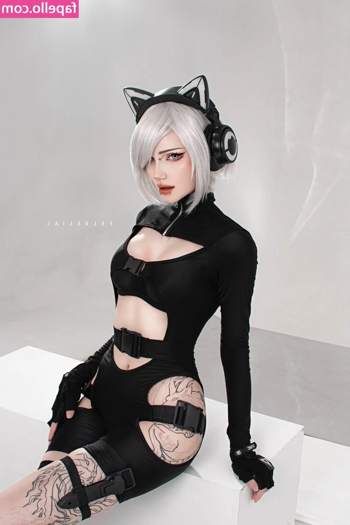 felvelial - Looking for a new content boyfriend 😋😋😋😋
