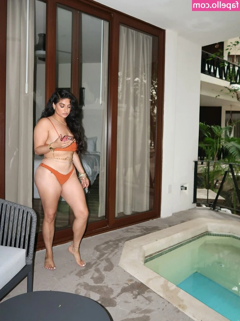 Sej Mehra [ sej-mehra ] - Having some fun with Demi this week! https://onlyfans.com/demiatnite