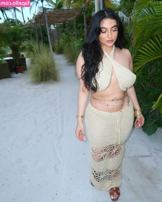 Sej Mehra [ sej-mehra ] - Good morning babe! Imaging waking up with these right in your face?? 