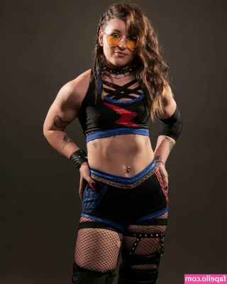 Brooke Havok [ brooke-havok ] - Wouldn't you love to find this bush and booty under my dress after a