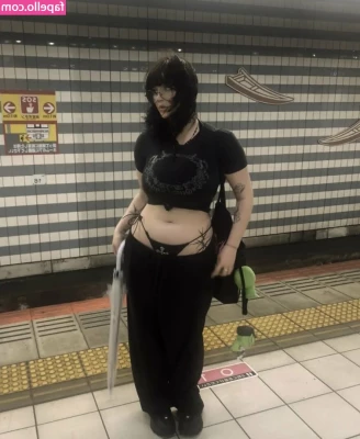 mylittlerobin [ mylittlerobin-1 ] - Everything I do, I do a little bit unconventionally lol