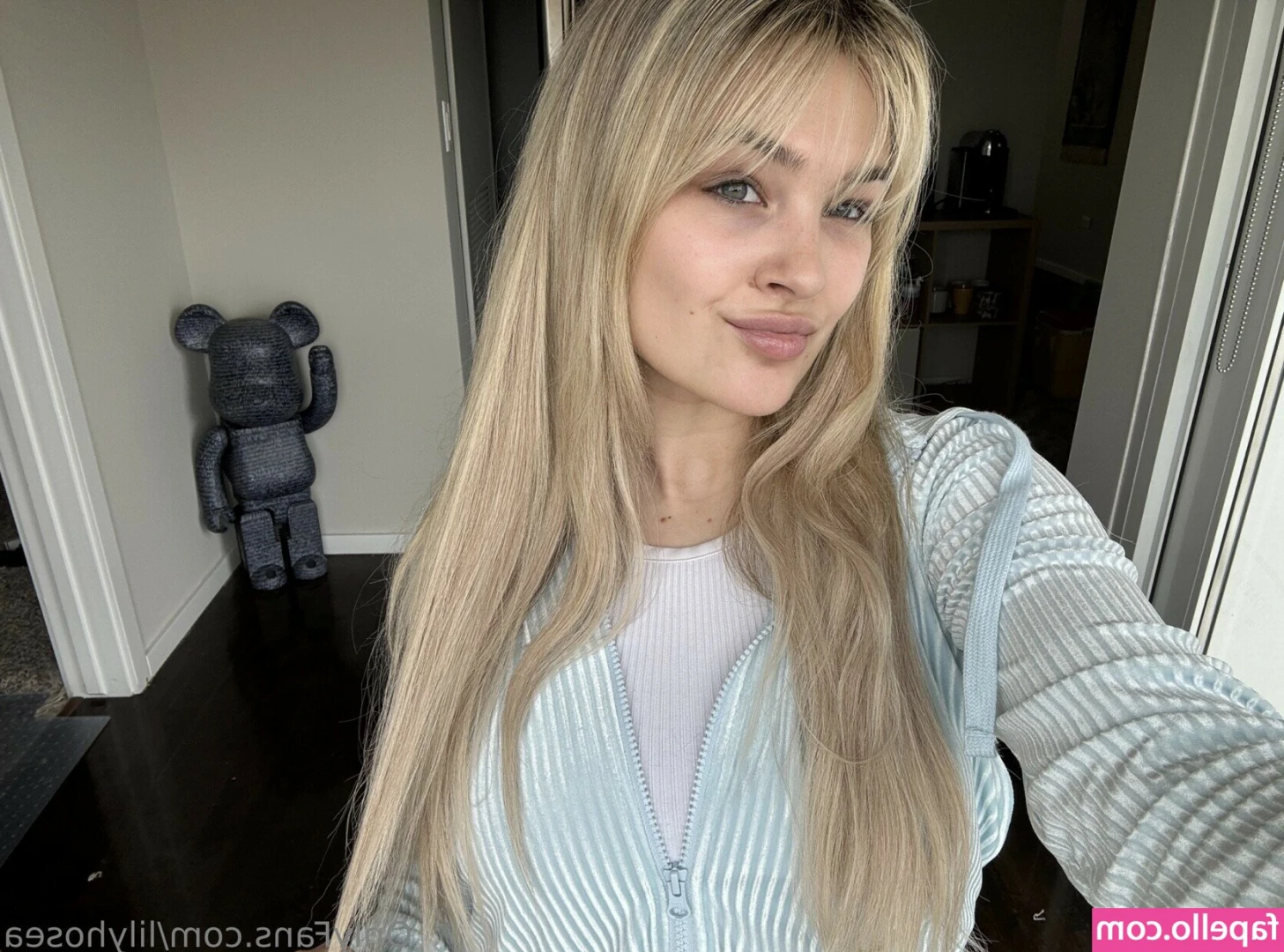 Lily Hosea [ lily-hosea-2 ] - Perfect little butt has you so Mind fucked