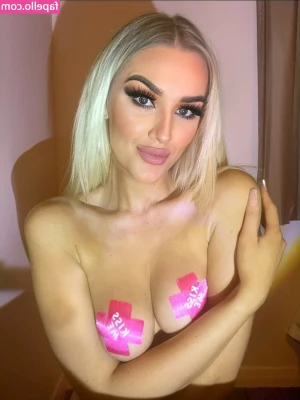 Paige Florence [ paige-florence ] - Give me a squeeze.