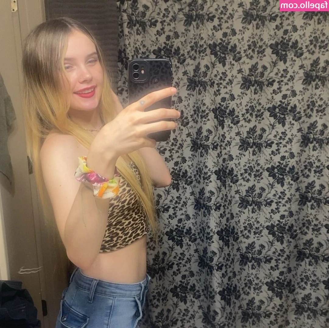 Savannah Angelina [ savannah-angelina ] - Just sent you a little hand bra and aheago pic bundle 😘 hope you