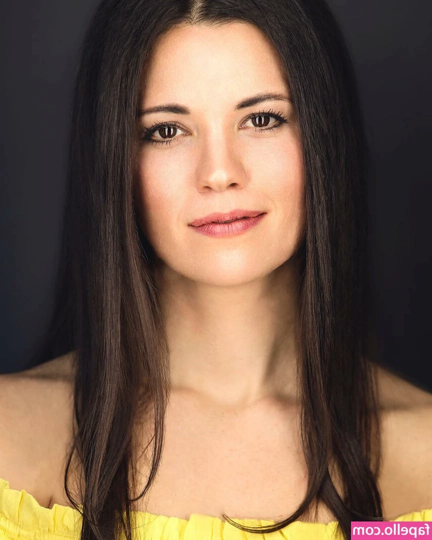 Meredith Garretson [ meredith-garretson ] - I’m your personal slave now. What am I doing for you first? 💖