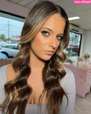 Taya Brooks [ taya-brooks ] - A pool mermaid