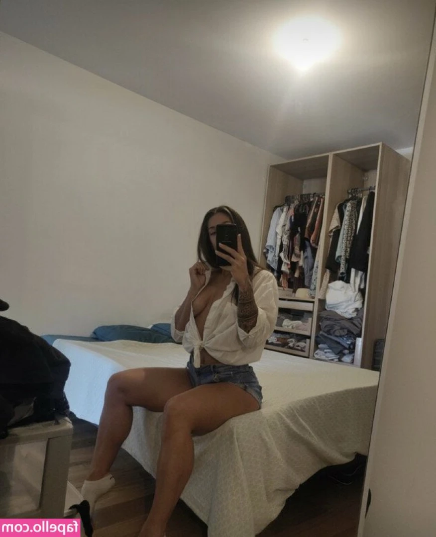 Auxane Micheneau [ auxane-micheneau ] - Orange you glad I'm online? lol 🧡 DM me!!