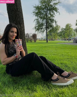 hottpolina - Water jets were how I had my first orgasm... I love the feeling of
