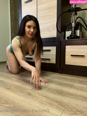 hottpolina - Making out with my bf  My big belly turns him on a lot and his
