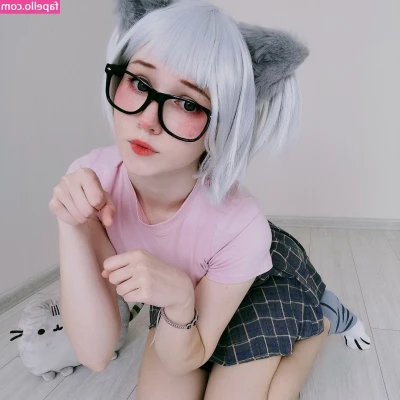 Kawaii Fox Tyan [ kawaii-fox-tyan ] - A little view into tonight’s playtime. 😘