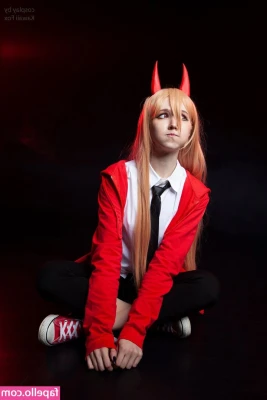Kawaii Fox Tyan [ kawaii-fox-tyan ] - Feet worship while on a sub funded holiday