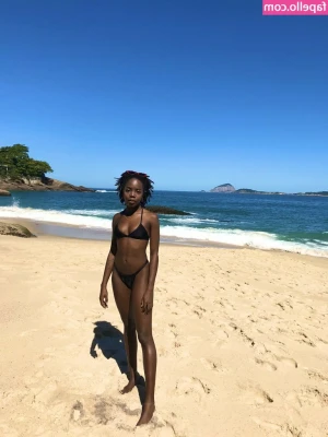 Clara Moneke [ clara-moneke ] - Time to ride the rainbow to dreamland! 🥰😘 Dream about me!
