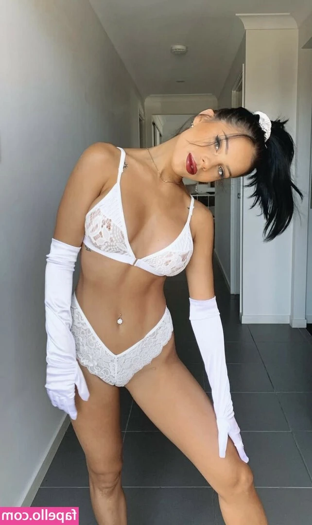 Katerina Reeves [ katerina-reeves ] - This bikini 😭 I wish it had fit better. There was an orange
