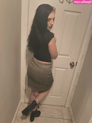Brii Belfort [ brii-belfort ] - Happy when I know I'll be naked soon 😝