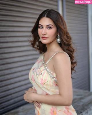 Amyra Dastur [ amyra-dastur ] - Hi it's me 😇
