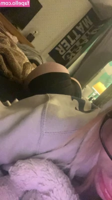 Emmy Moore [ emmy-moore ] - Humpty-hump