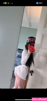 Emmy Moore [ emmy-moore ] - Do you like feet  Tip  5 and I ll send you the other 18 photos I took