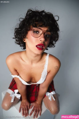 Mariia Shershun [ mariia-shershun ] - Little ones in bed  xbox on  red light on   Its great to get the