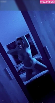 Melanie_Melody [ melanie-melody ] - My buddy Matt came back to the island for Xmas  Here s part I of