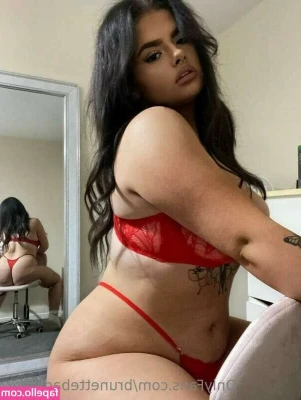 Brunettebaddie_x [ brunettebaddie-x ] - My babe! 😋 Yesterday I was shooting for 20 hours! 😲🥱 You ask