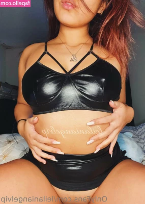 leilaniangelvip - She didnt even know I recorded it but god damn she looked way to good