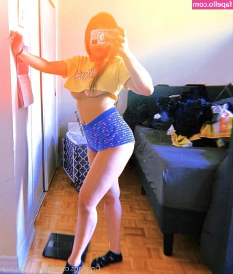 leilaniangelvip - You ll need two hands for this peach baby                booty  peach