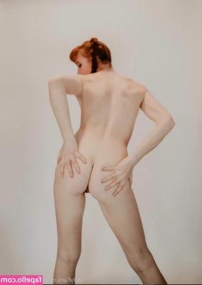 imnotbellathoree - Booty check. Do you like the angle? 😈😈
