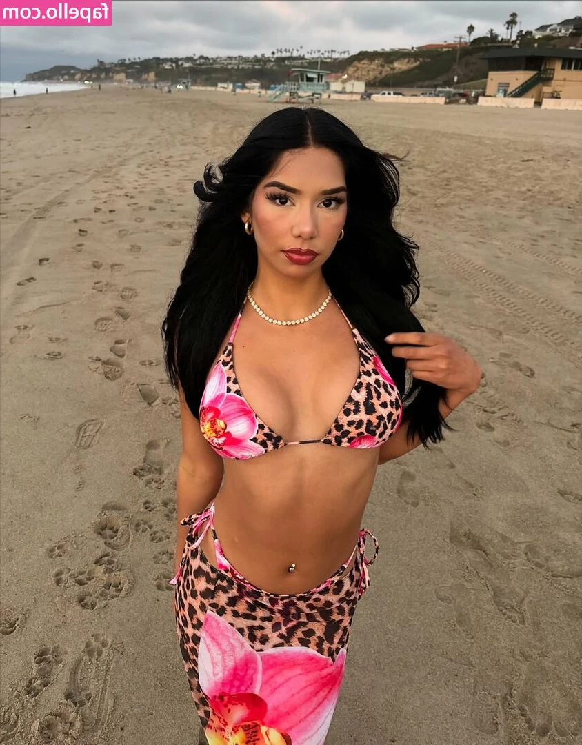 Joselyne Navarro [ joselyne-navarro ] - here’s a fun lil body positivity post for everyone hehe