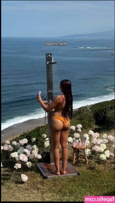 iconicakes - Jerking off again and giving lots of creamy sweet milk… I was