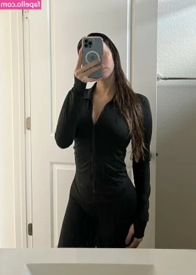 Clara Gomez [ clara-gomez ] - How does Roe v Wade affect you, my OnlyFans?   The argument that