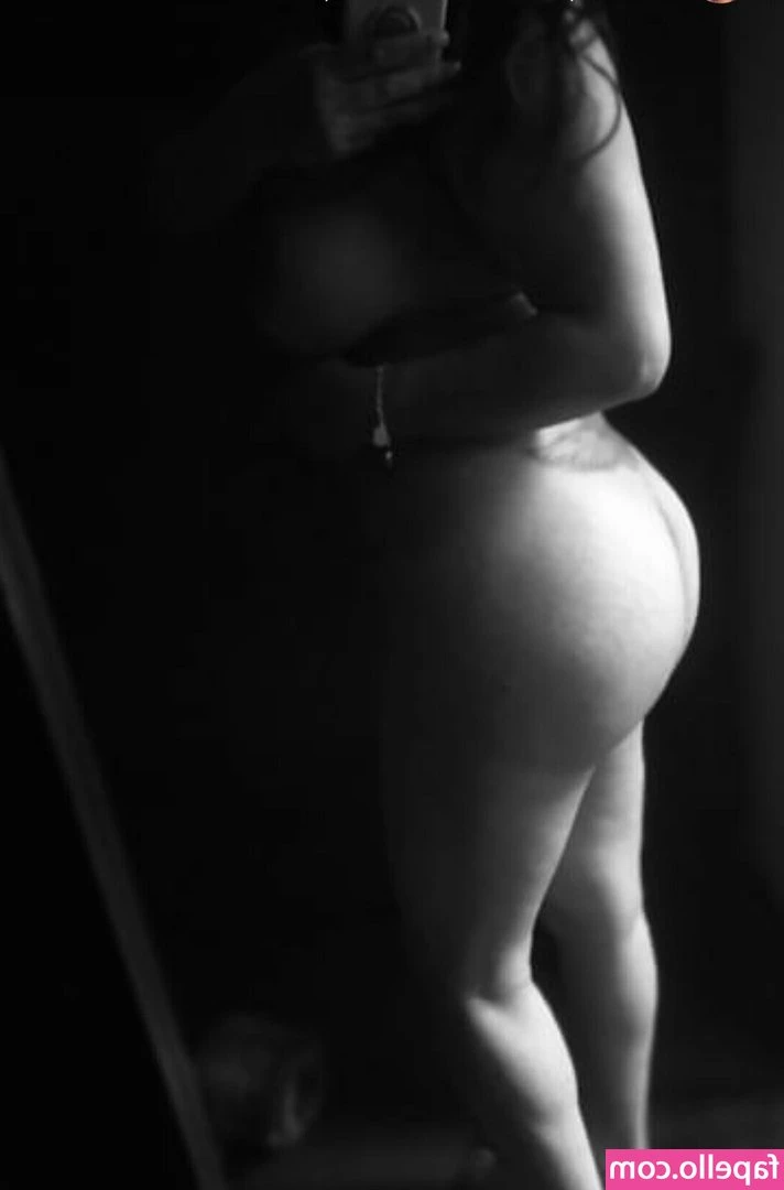 wachamarie - so much whimpering in this one 🤤  @Vauntastic @marsnoire