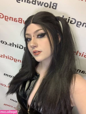 Xoe Grim [ xoe-grim ] - Foto inedita di uno dei miei primi lavori in discoteca    Costume e