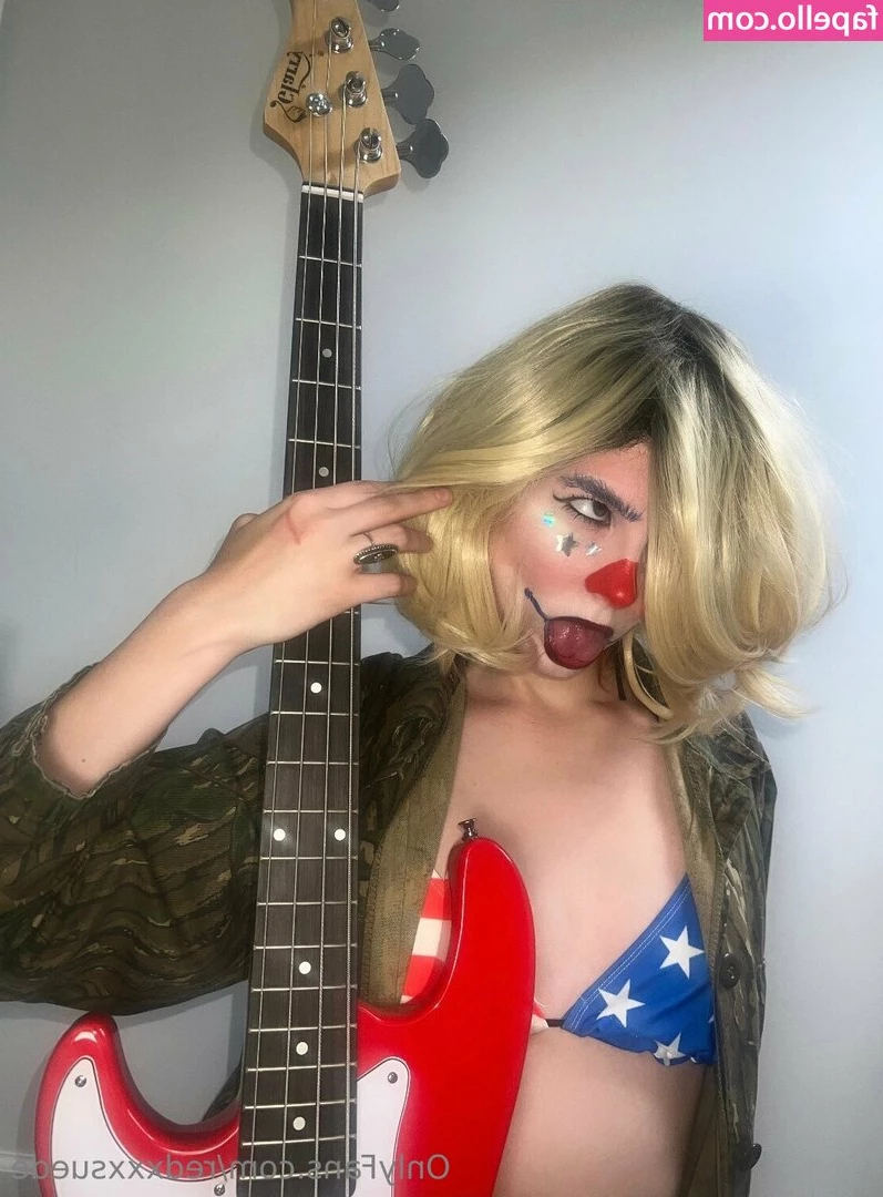Redxxxsuede - just the right amount of FUPA